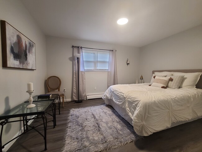 Building Photo - Ravine Manor Apartments