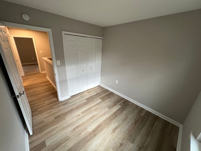 Building Photo - 5102 Spring Branch Blvd