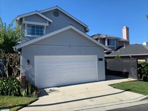 Building Photo - 2406 Maravilla Way