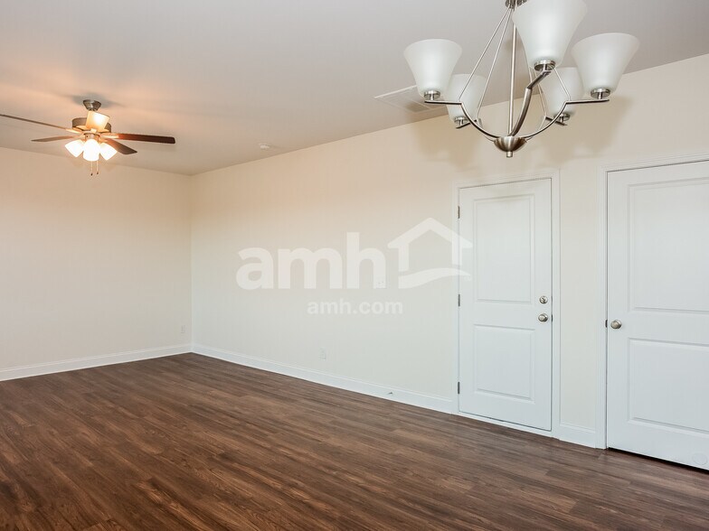Building Photo - 144 Twin River Dr