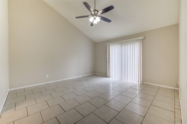 Building Photo - 12327 Fairmeadow Dr