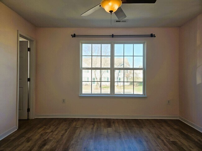 Building Photo - Ashley Village Townhome with all new LPV flooring and paint.