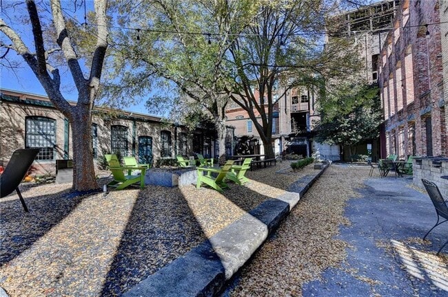 Building Photo - 170 Boulevard SE