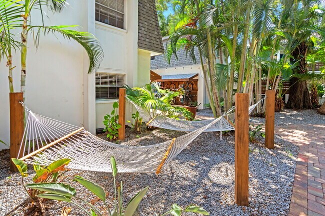 Building Photo - 2402 W Cleveland St