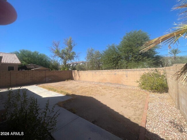 Building Photo - 2230 E Menadota Dr
