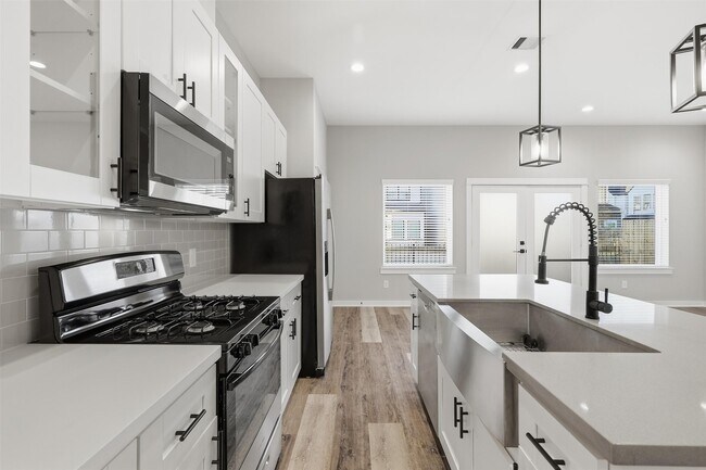 Building Photo - 417 Stonework Sage Ln