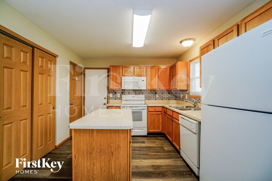 Building Photo - 3850 Powder Ridge Rd