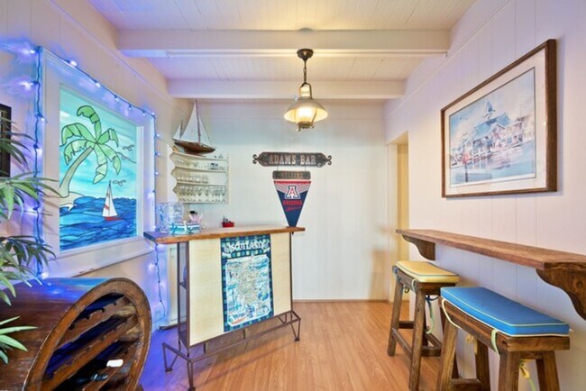 Building Photo - 1128 E Balboa Blvd