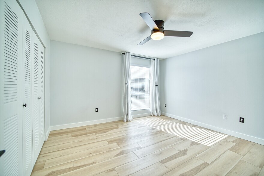 Building Photo - 11912 Cypress Hill Cir