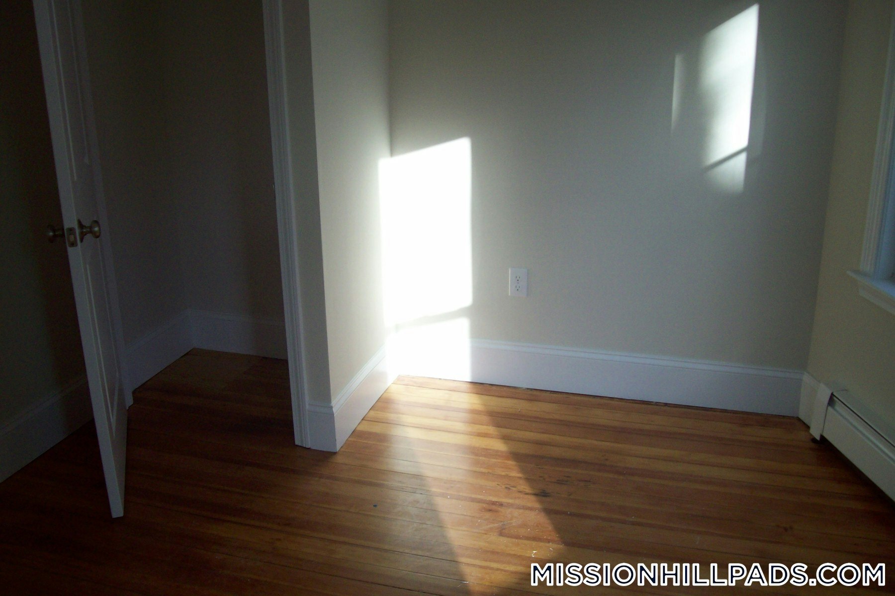 Building Photo - 14 Parker Hill Ave