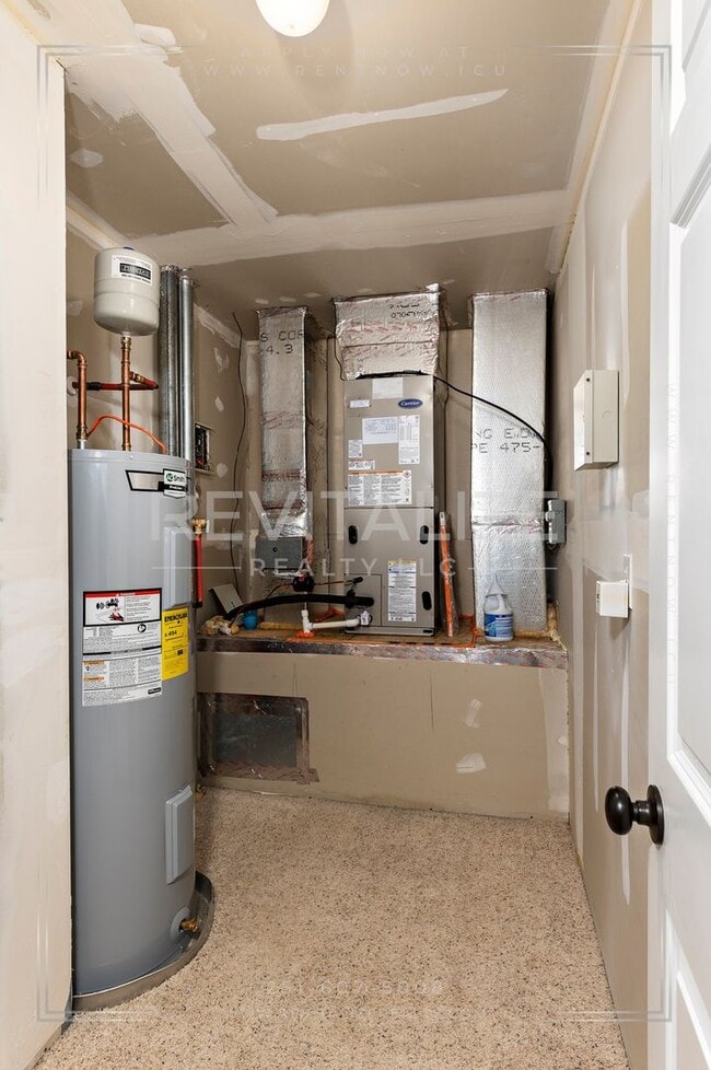 Building Photo - 3 Bed 2.5 Bath Townhome in West Mobile