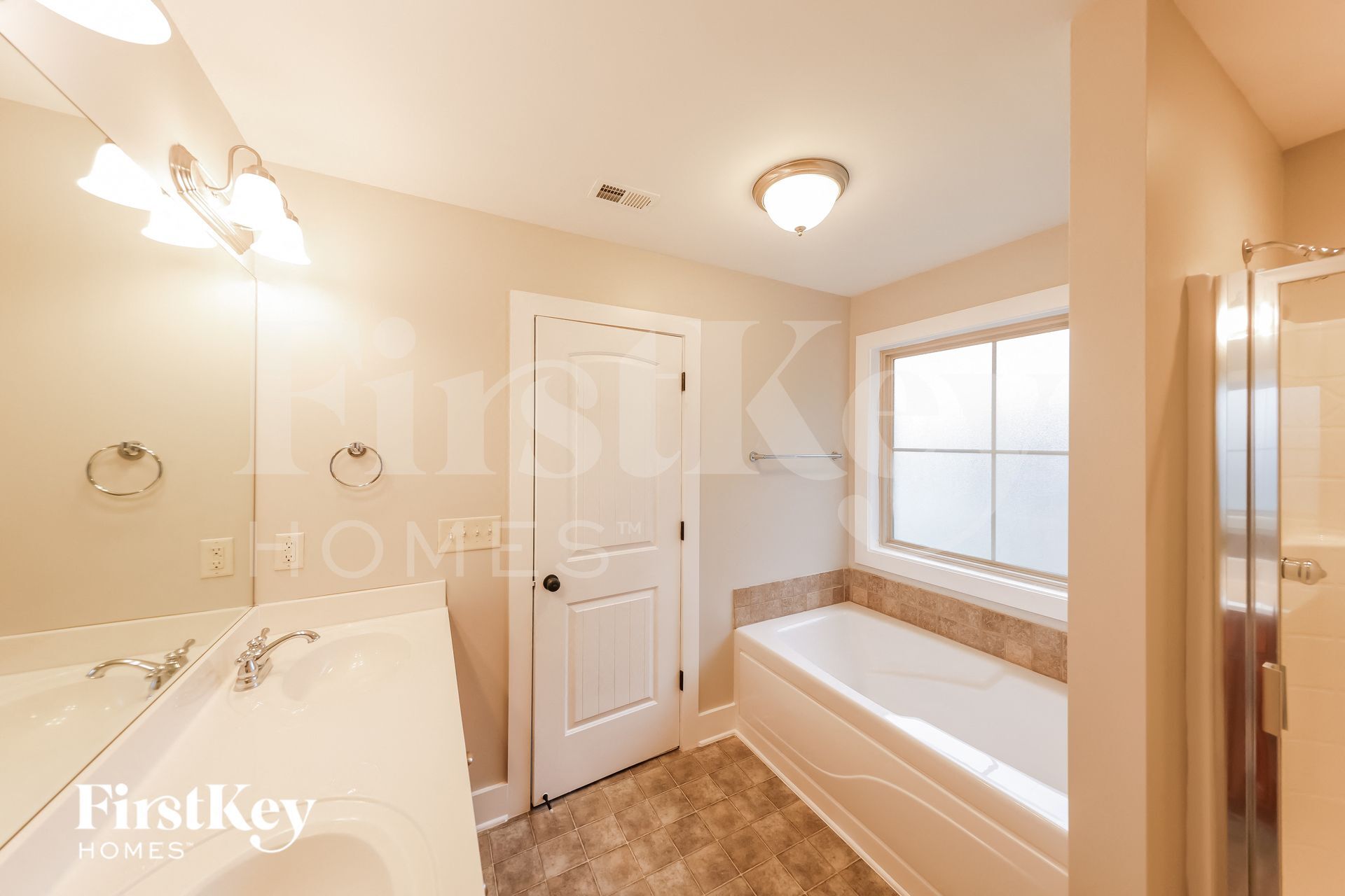 Building Photo - 256 Kingston Cir