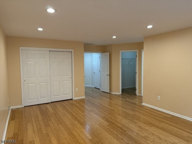 Building Photo - 1704 Bergen Ct