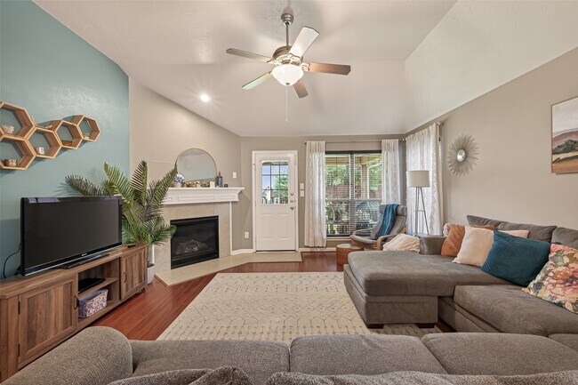 Building Photo - 11518 Columbia Pines Ln