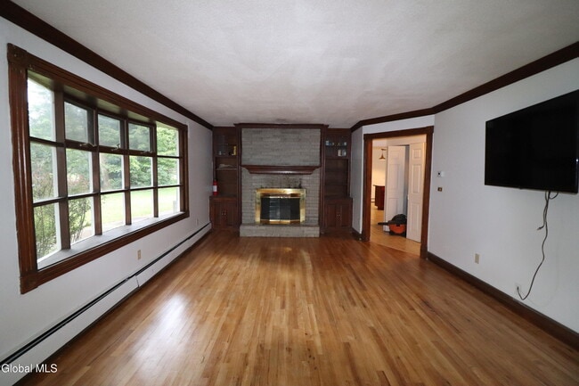 Building Photo - 8 Sweet Brier Dr