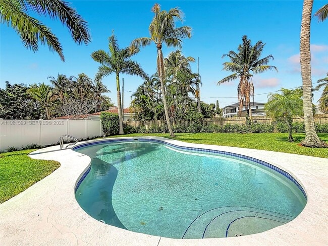 Building Photo - 2533 NE 21st Terrace