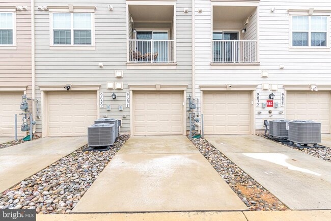 Building Photo - 9637 Block St