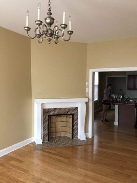 Building Photo - 1534 3rd Ave