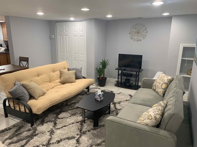 Building Photo - 613 P St NW