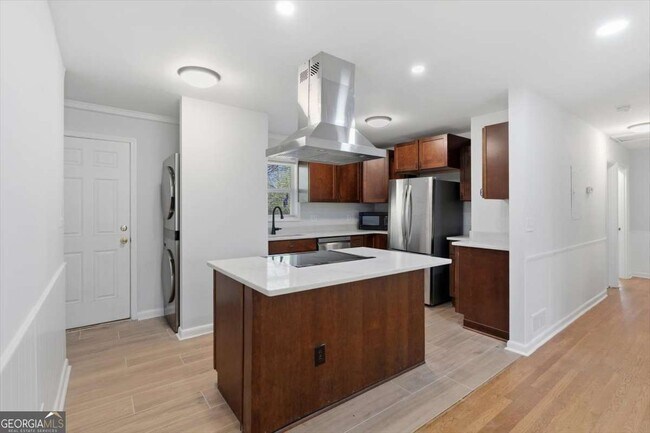 Building Photo - 2815 Carolyn Dr