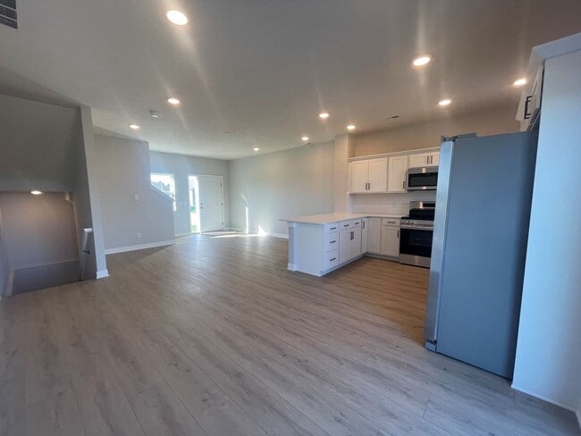 Building Photo - Townhome for Rent in Papillion