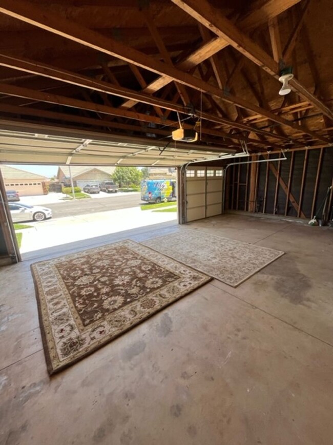 Building Photo - Beautiful Single-Story Corona Home-1556 Ir...