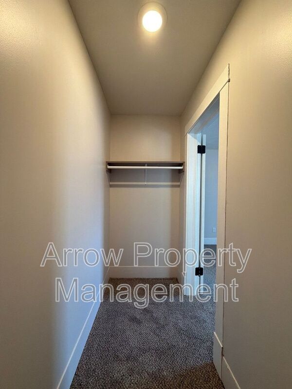 Building Photo - 926 A St