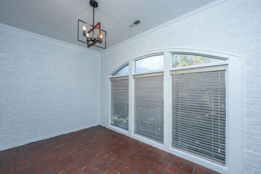 Building Photo - 25 Fenwick Dr