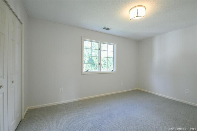 Building Photo - 14 Harold Rd