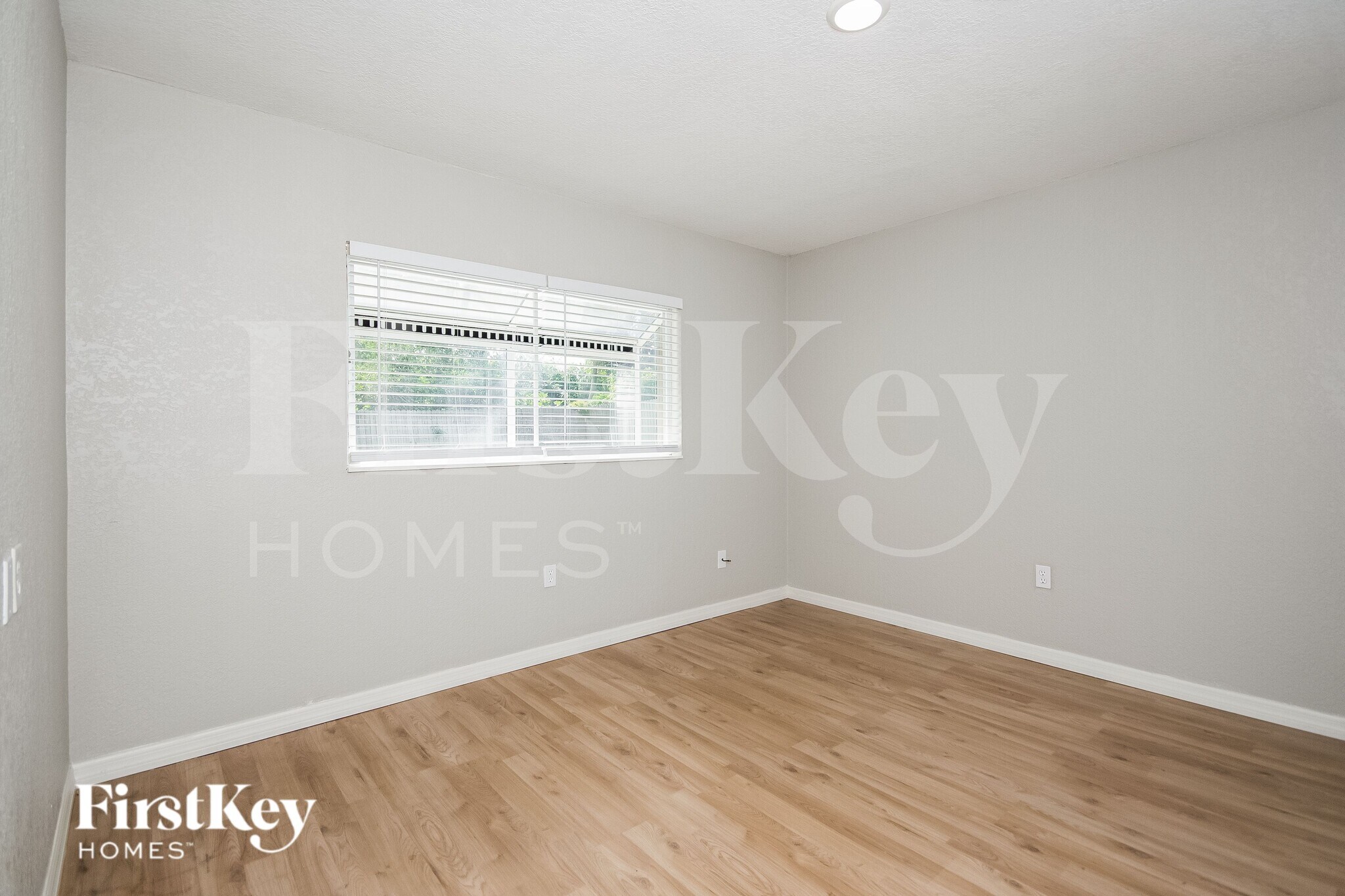 Building Photo - 815 Lake Elbert Ct