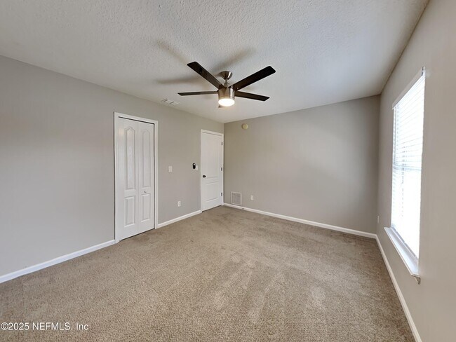 Building Photo - 10818 Birchard Ln