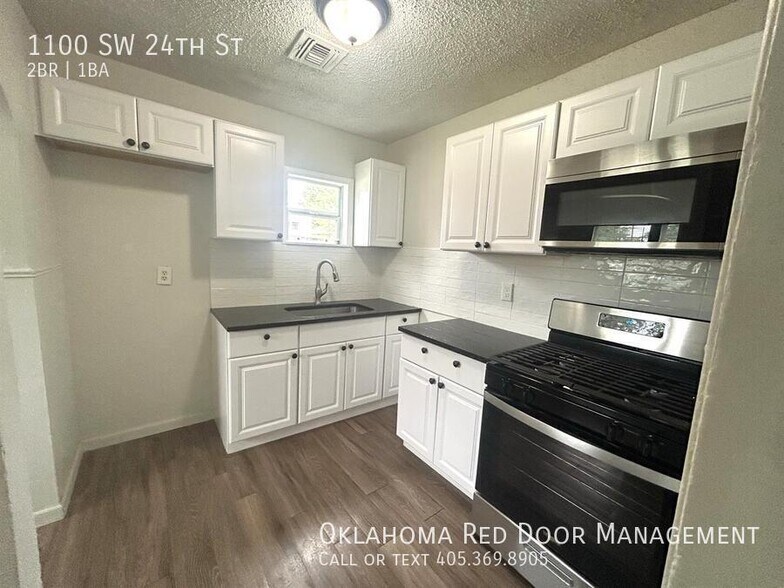 Building Photo - 1100 SW 24th St