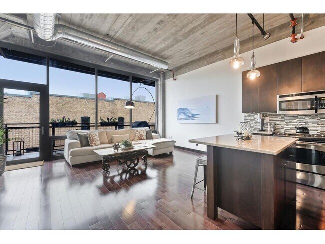 Building Photo - 618 N Washington Ave