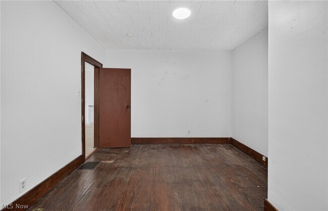 Building Photo - 517 Brown St
