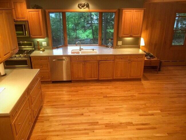 Building Photo - 1804 Chapel Ct