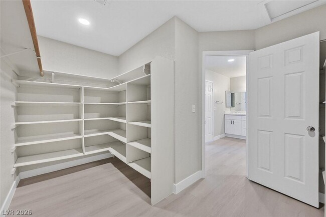 Building Photo - 6250 W Flamingo Rd