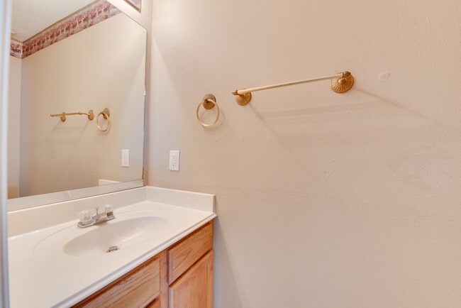 Building Photo - 6611 Amberfield Ln