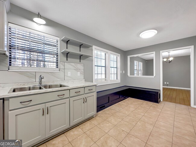 Building Photo - 410 Invector Ct