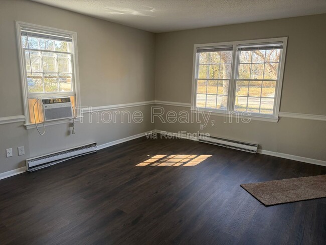 Building Photo - 1401 Dogwood Ave