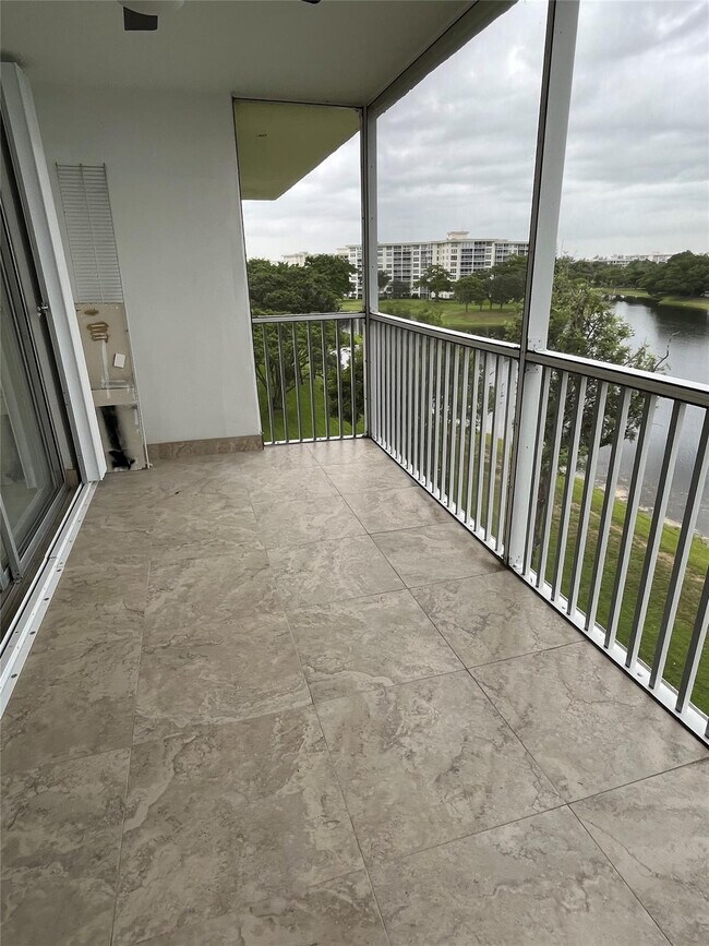 Building Photo - 3150 N Course Ln