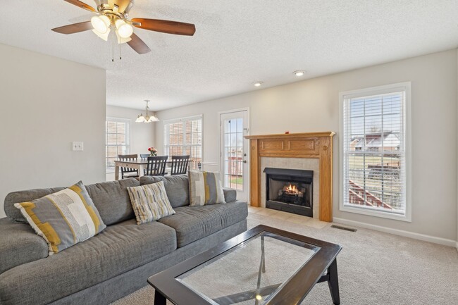 Building Photo - 1307 Bluebonnet Dr