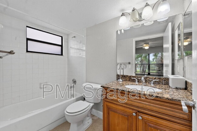 Building Photo - 1543 Lake Crystal Dr