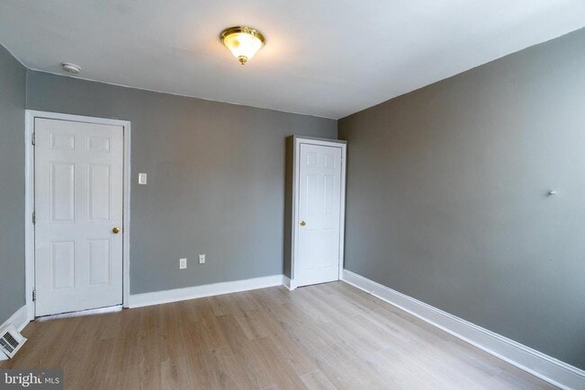 Building Photo - 1905 Waterloo St