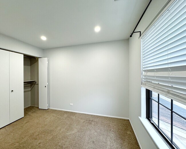 Building Photo - 576 Greystone Ln
