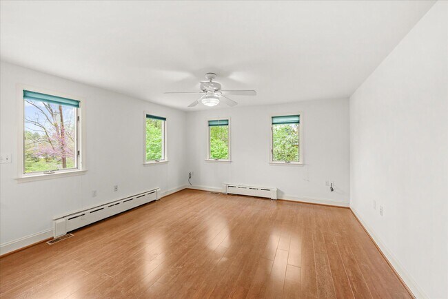 Building Photo - 6013 Selvyn Rd