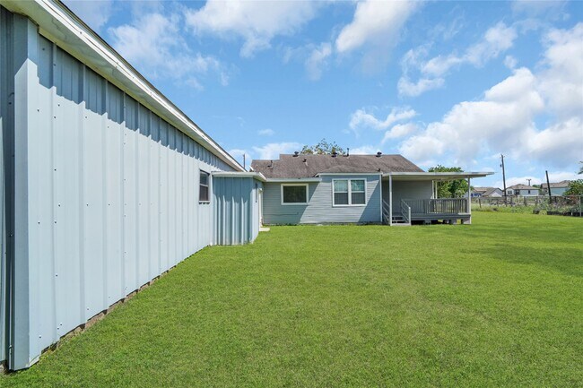 Building Photo - 10210 Moers Rd