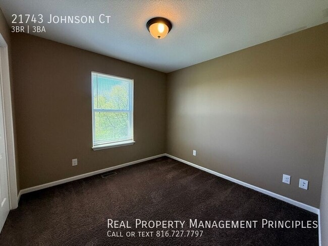 Building Photo - 21743 Johnson Ct