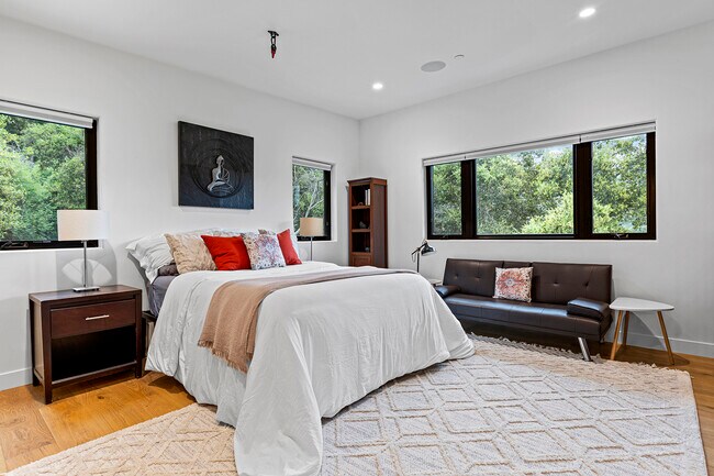 Building Photo - 20932 Canyon Trl