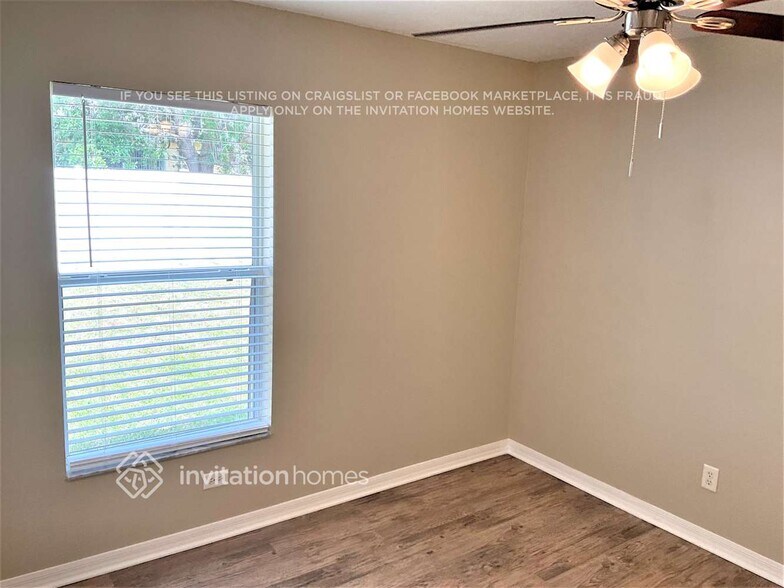 Building Photo - 1444 Sumter Ln