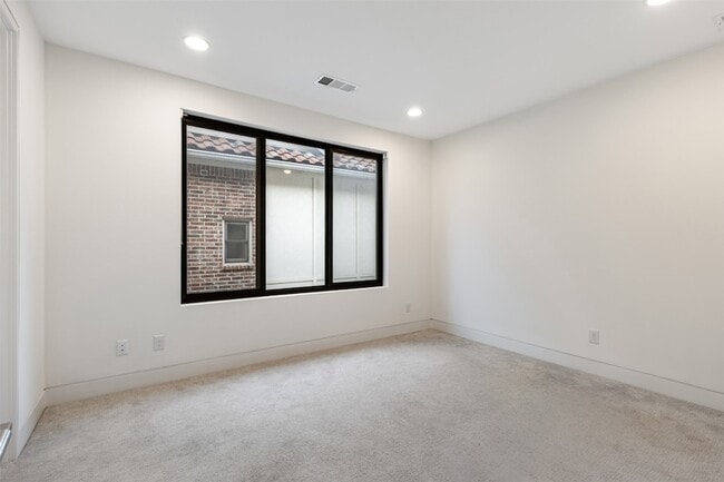 Building Photo - 3526 Asbury St